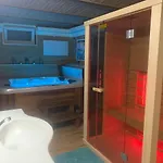 Holiday home Balaton Wellness Tom Cat Nyaralo 1 Wellness Es 1 Gyermekbarat Apartmannal