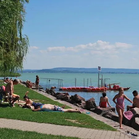 Ferienhaus Balaton Wellness Tom Cat Nyaralo 1 Wellness Es 1 Gyermekbarat Apartmannal *