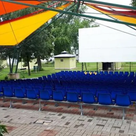 Ferienhaus Balaton Wellness Tom Cat Nyaralo 1 Wellness Es 1 Gyermekbarat Apartmannal *
