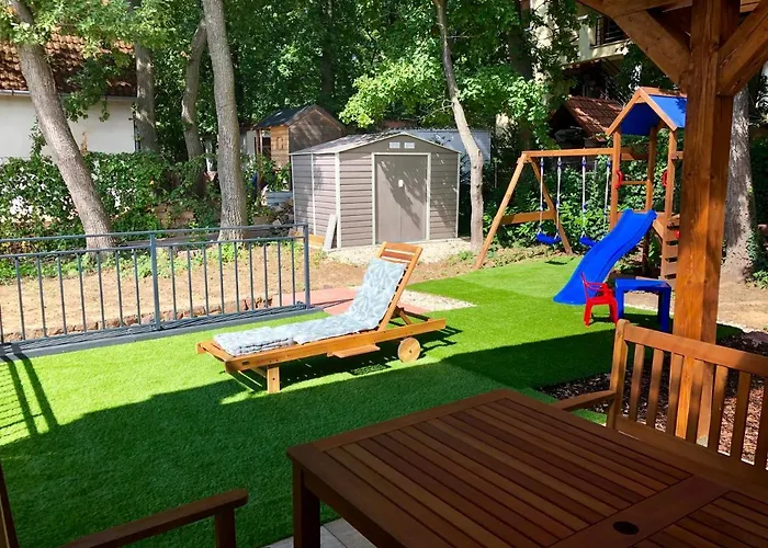 Σπίτι διακοπών Balaton Wellness Tom Cat Nyaralo 1 Wellness Es 1 Gyermekbarat Apartmannal *